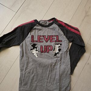 Arizona Jean Company Charcoal and Burgundy 'Level Up' Long Sleeve Tee
